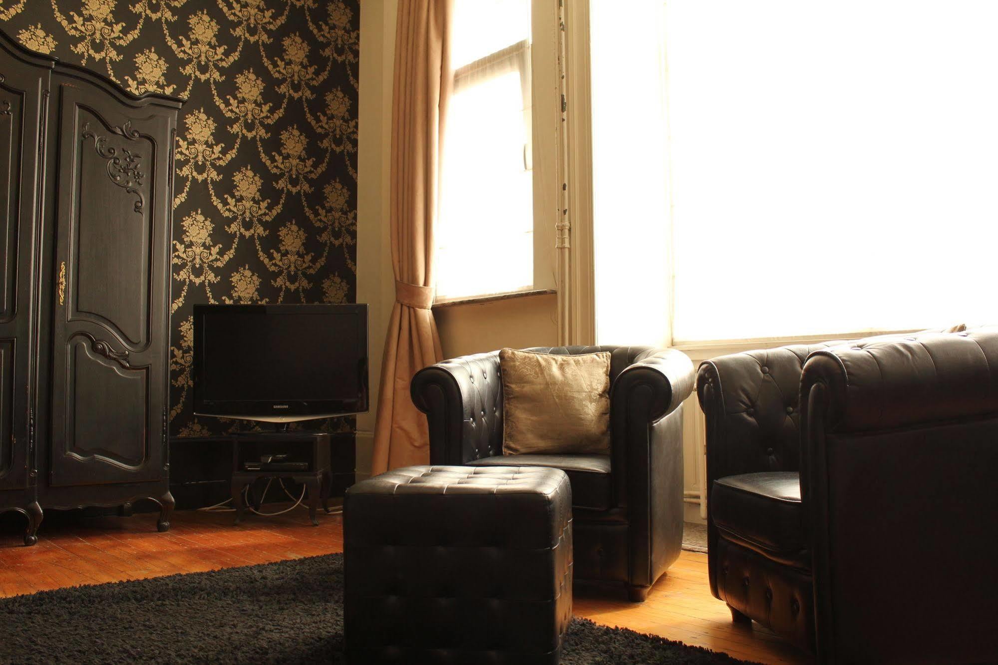 B&B Leopold II Sint-Jans-Molenbeek Exteriör bild